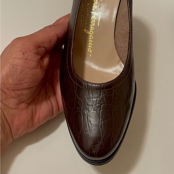 Salvatore Ferragamo lightweight brown shoes wedges heels,comfy gorgeous design. - Picture 4 of 11